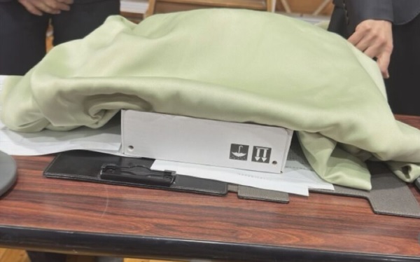 女子中学生の着替え